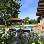 Villa - Florinda